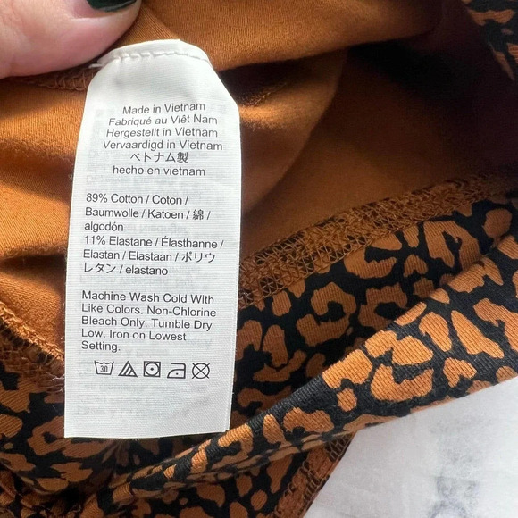 J.Crew Weekend High Rise 7/8 Leggings in Leopard Print - Picture 8 of 11